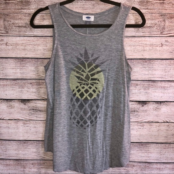 Tops - Old navy pineapple print tank